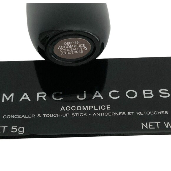 Marc Jacobs Accomplice Deep 59 Concealer & Touch Up Stick Net 5g - Picture 4 of 10